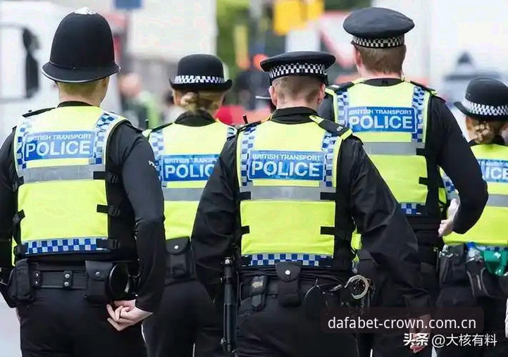 世界杯安保新动向：仅三名英国警员赴美，赛事服务体验如何跟上？